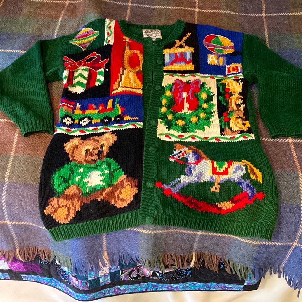 Beautiful Vintage Christmas sweater!